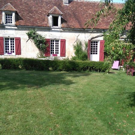 Le Vol Du Papillon Hotel Treigny Exterior foto