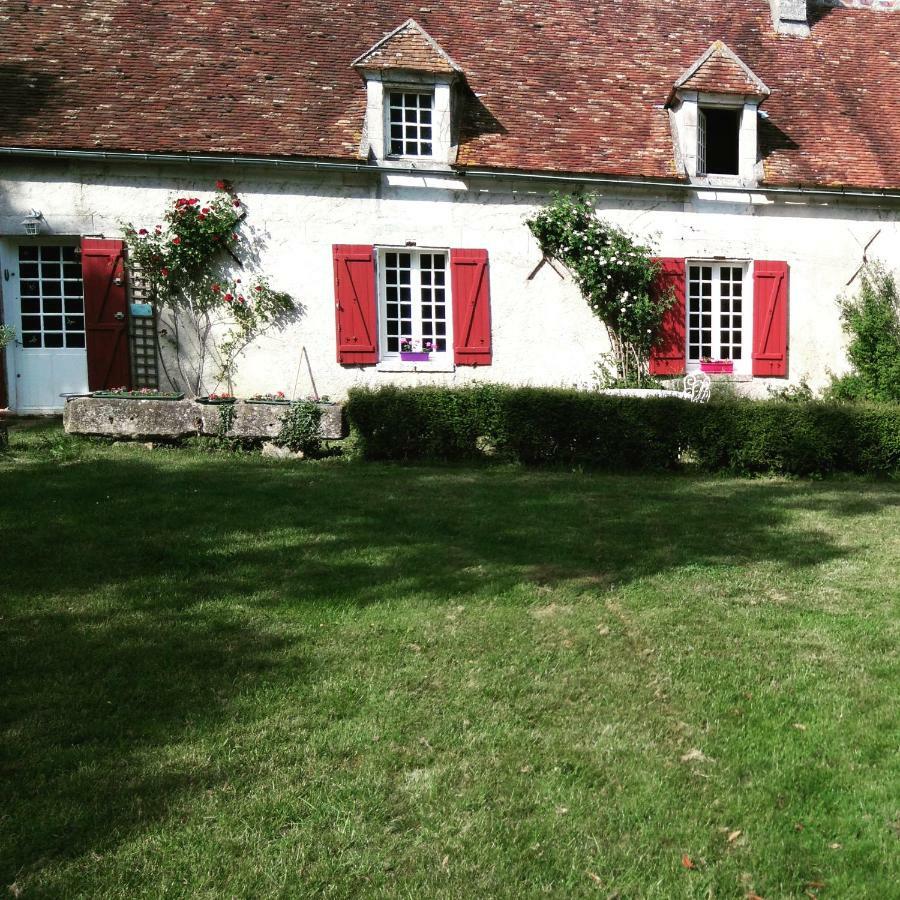 Le Vol Du Papillon Hotel Treigny Exterior foto
